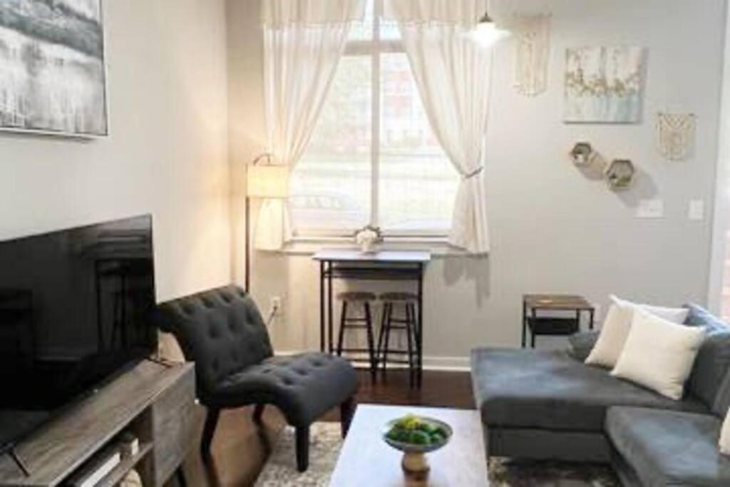Townhouse In Uptown King Bed-Wi-Fi-Free Parking-Pool Appartement Charlotte Buitenkant foto