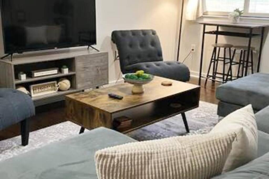 Townhouse In Uptown King Bed-Wi-Fi-Free Parking-Pool Appartement Charlotte Buitenkant foto