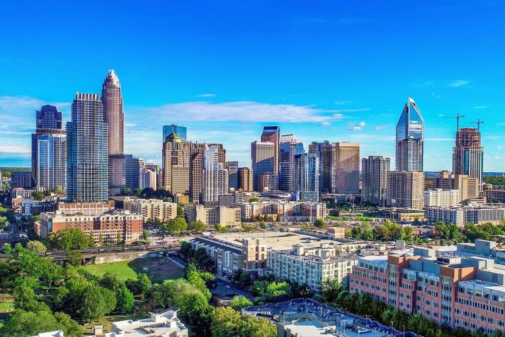 Townhouse In Uptown King Bed-Wi-Fi-Free Parking-Pool Appartement Charlotte Buitenkant foto