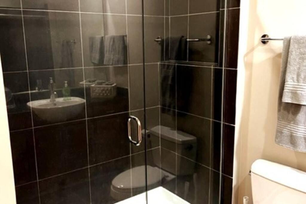 Townhouse In Uptown King Bed-Wi-Fi-Free Parking-Pool Appartement Charlotte Buitenkant foto